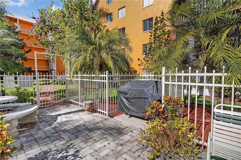 2366 E Mall DR # 215