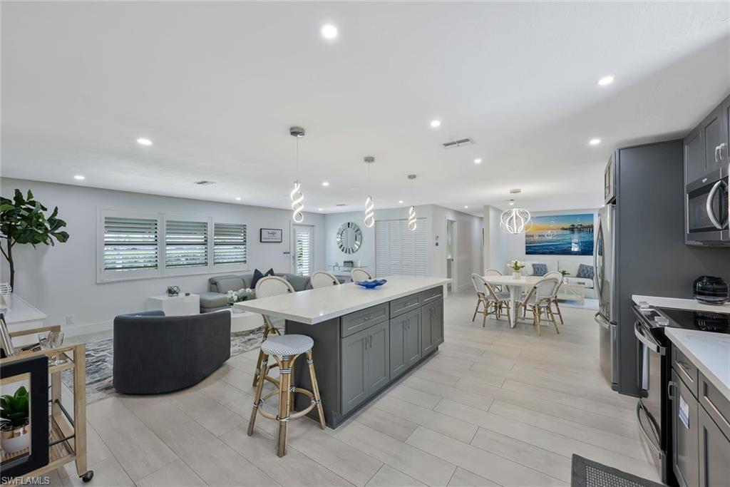 493 Willet AVE