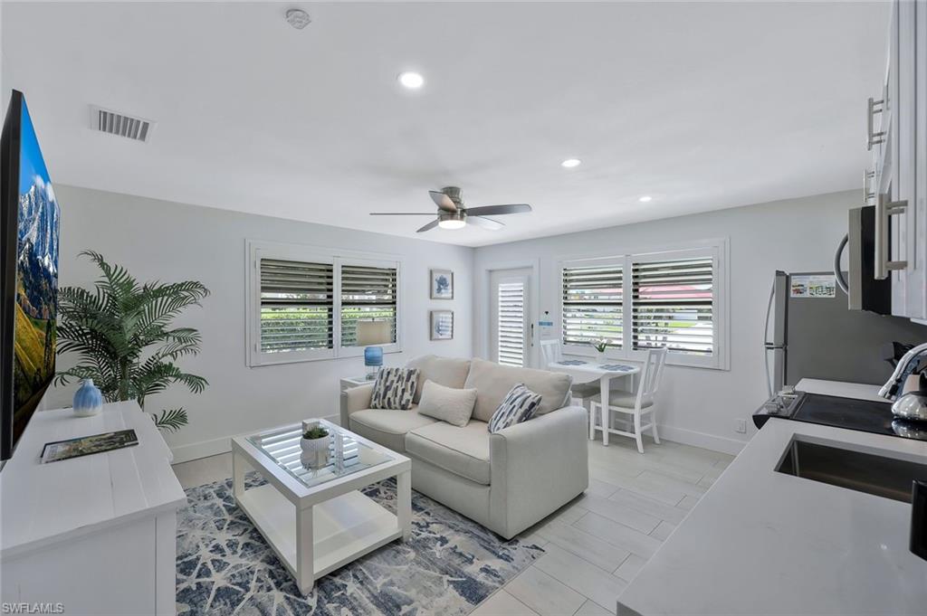 493 Willet AVE