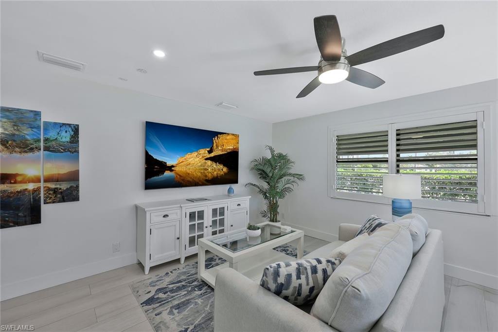 493 Willet AVE