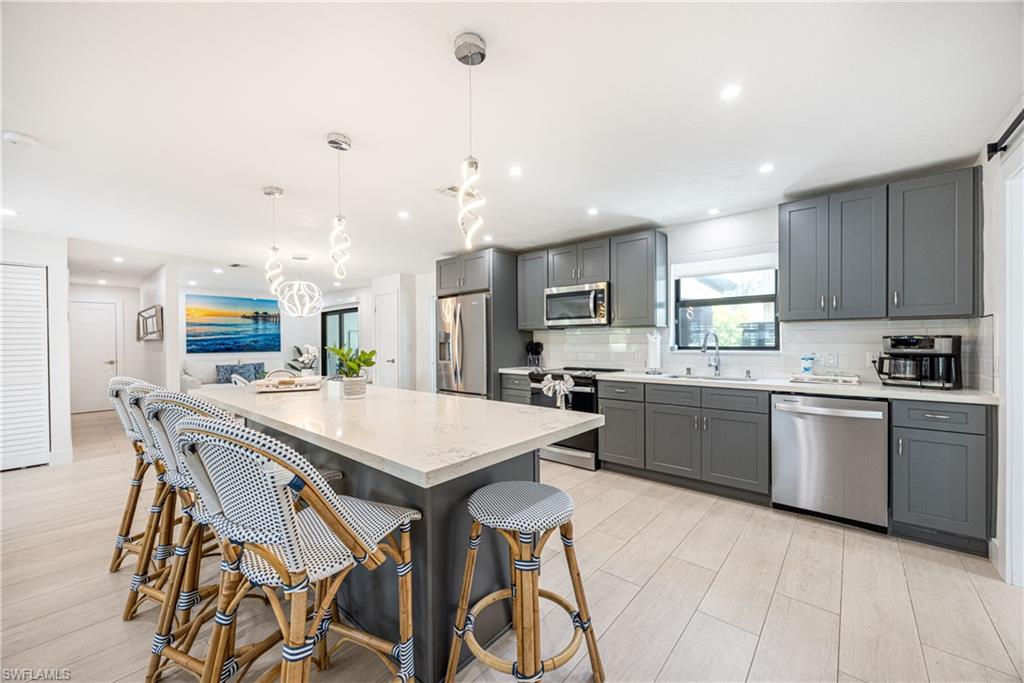 493 Willet AVE