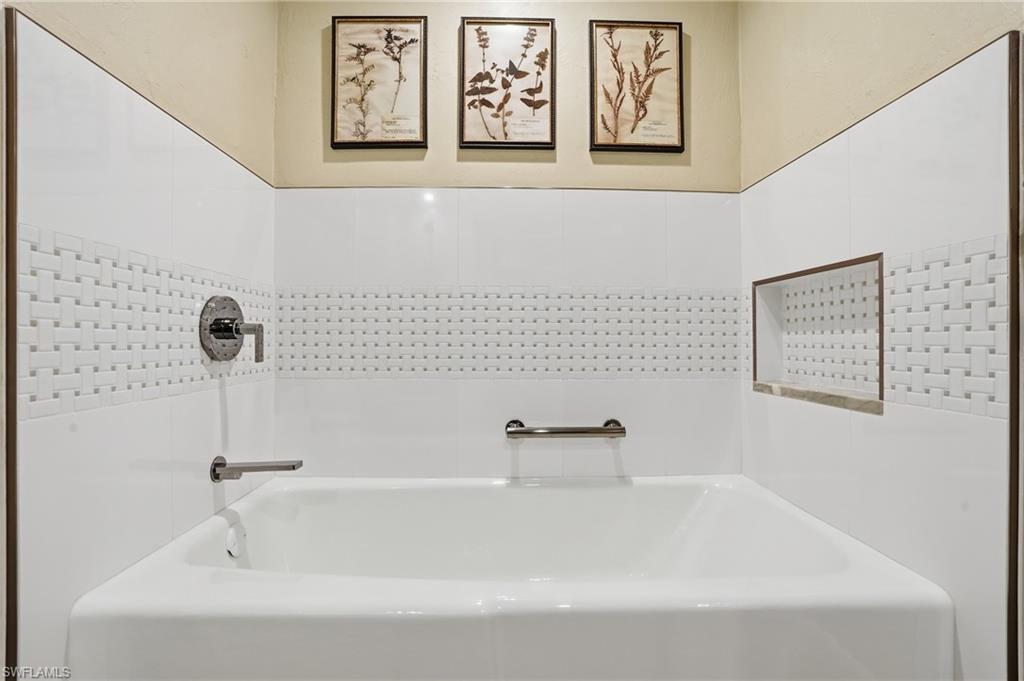 5950 Pelican Bay BLVD # 125