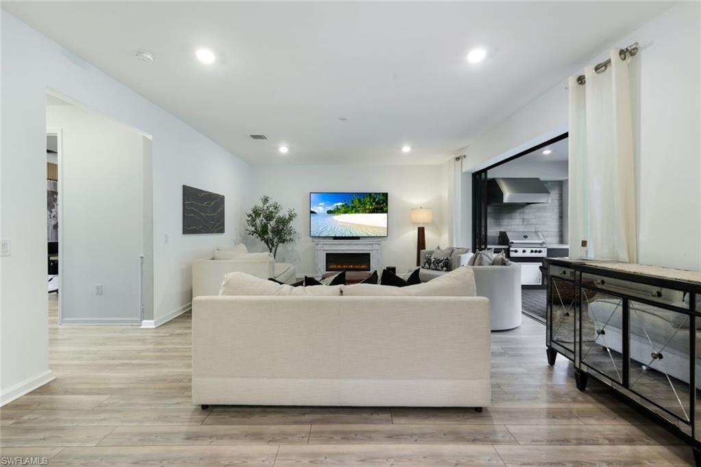 10427 VENTANA LN