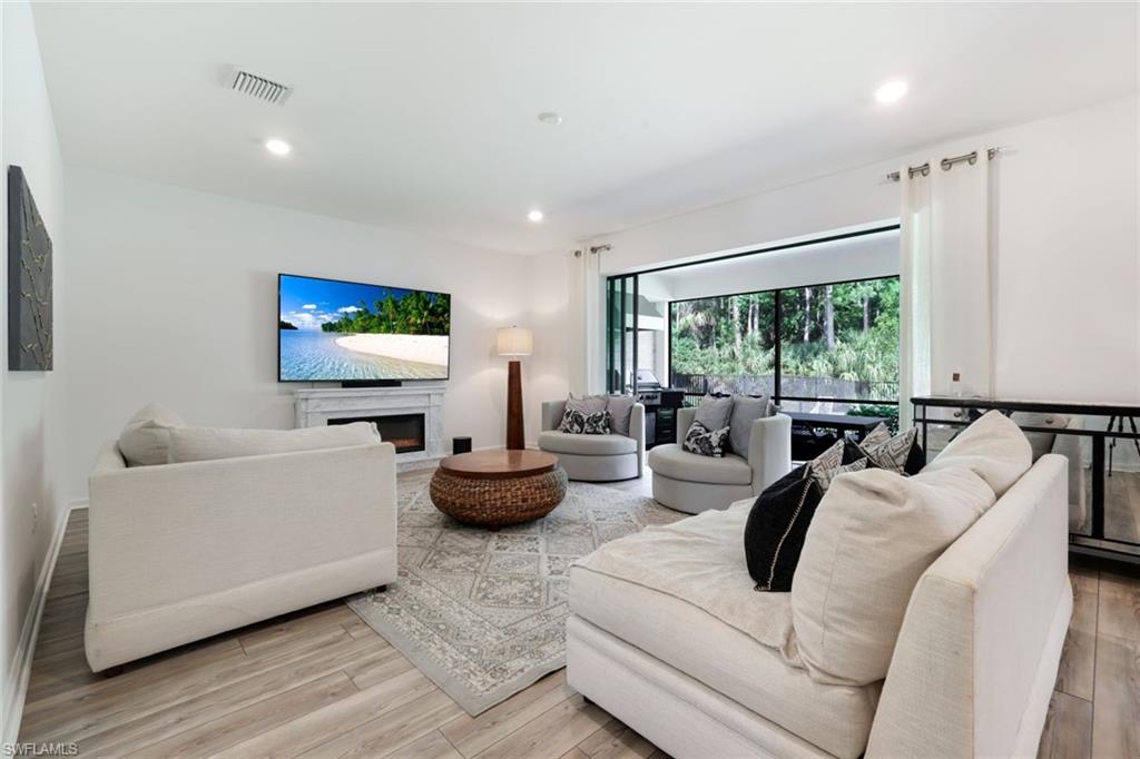 10427 VENTANA LN