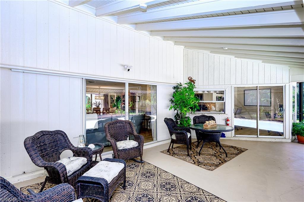 5675 Golden Oaks LN