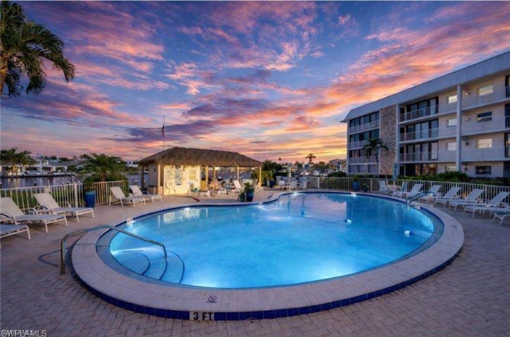 3000 Gulf Shore BLVD N # 212