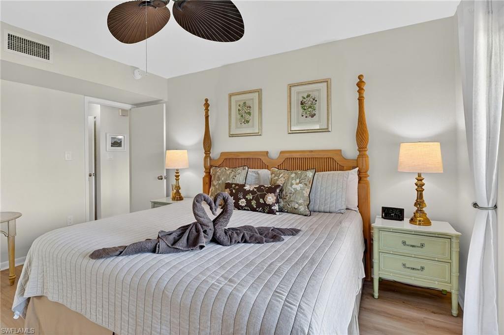 788 PARK SHORE DR # B22