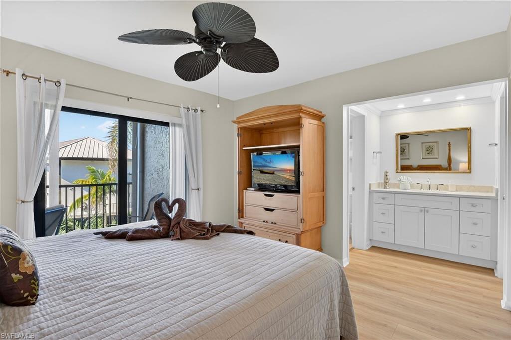 788 PARK SHORE DR # B22