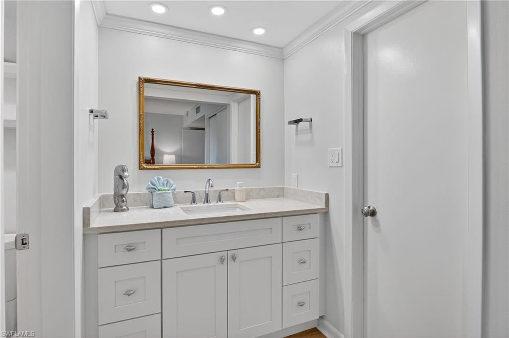 788 PARK SHORE DR # B22