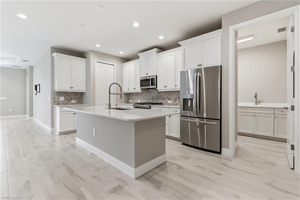 2118 Marquesa CIR