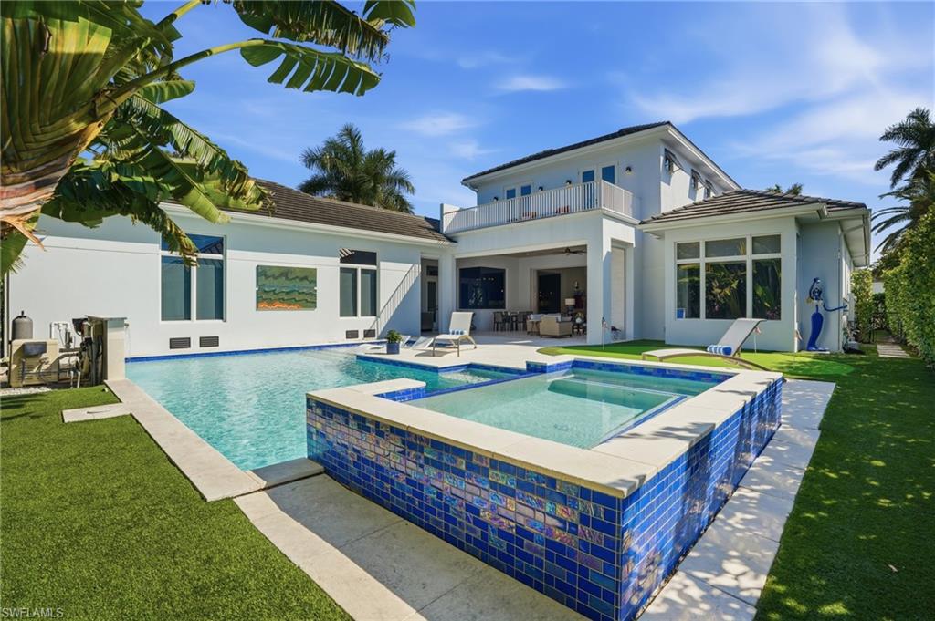 725 Harbour DR