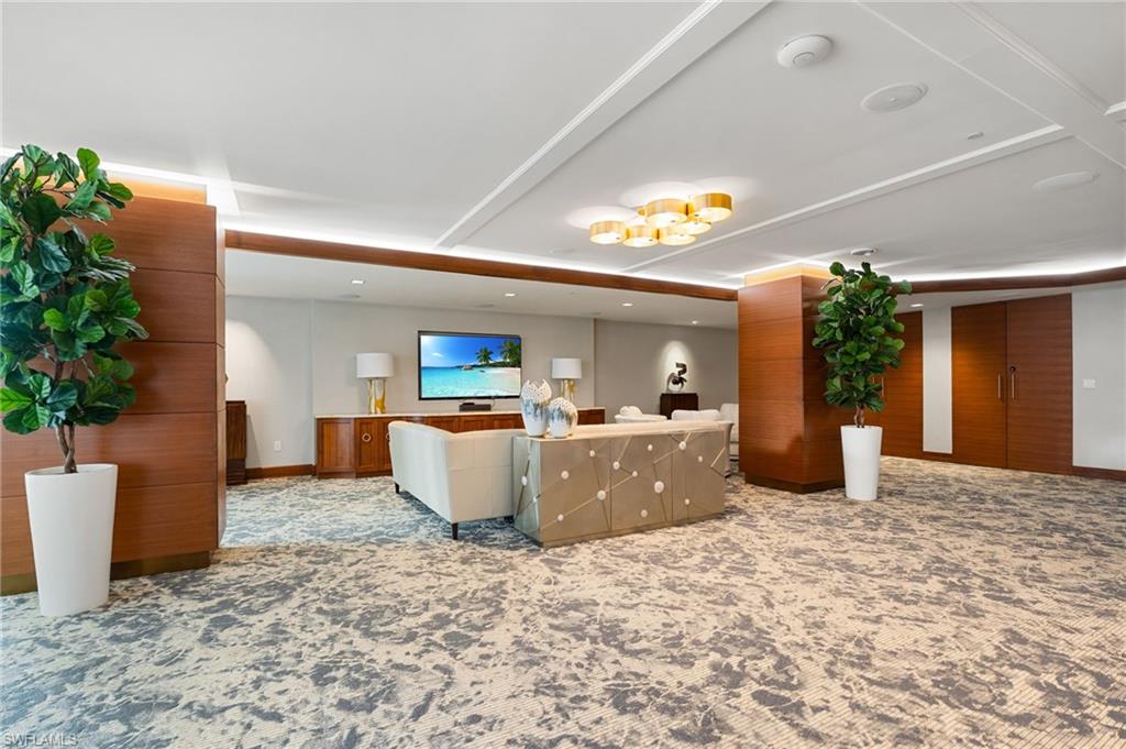 4401 Gulf Shore BLVD N D806