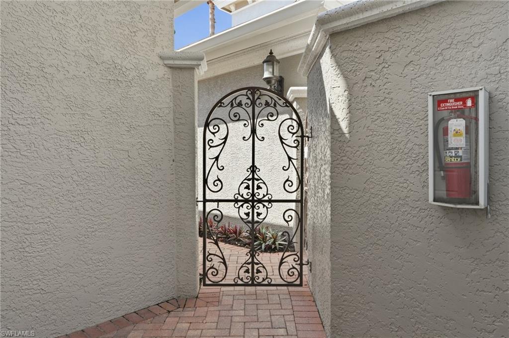 9270 CAMPANILE CIR # 202