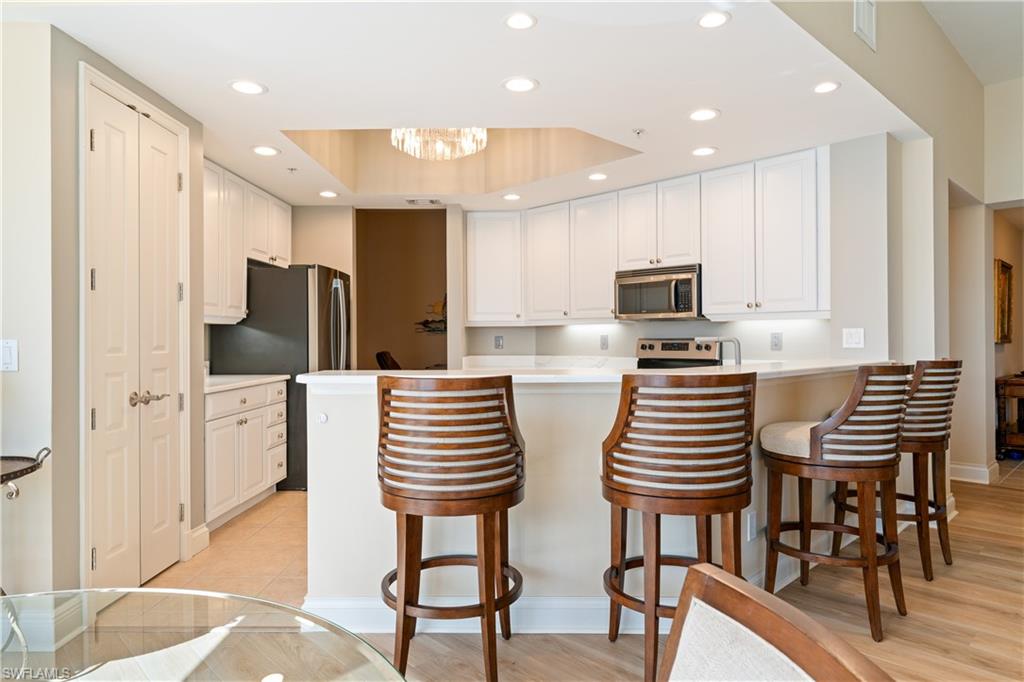 4137 Bay Beach LN 525