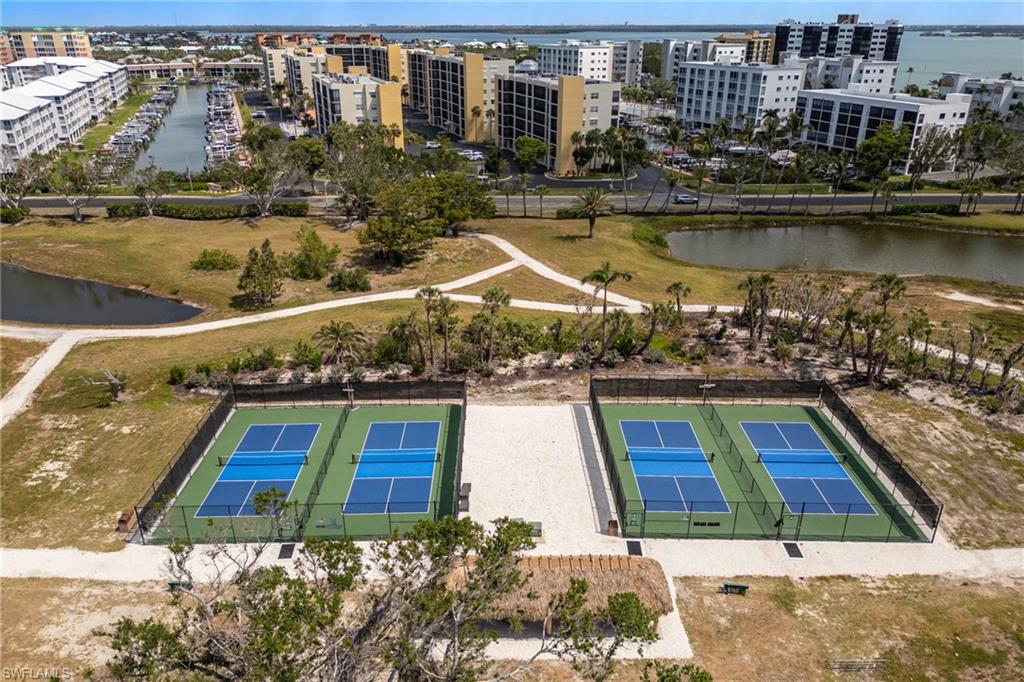 4137 Bay Beach LN 525