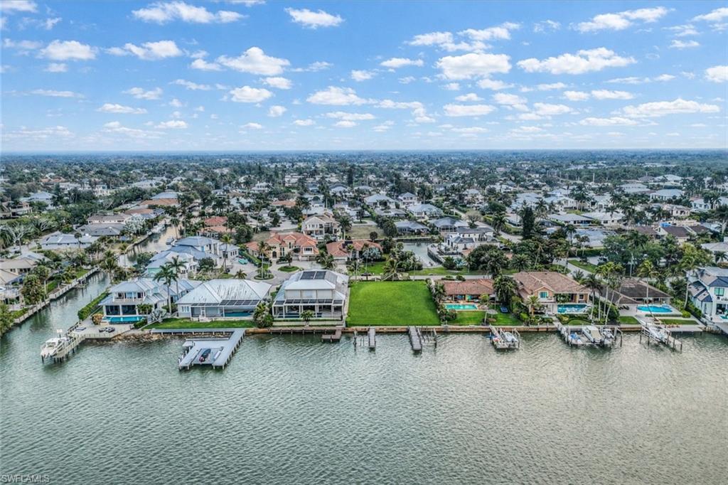 1535 Dolphin LN
