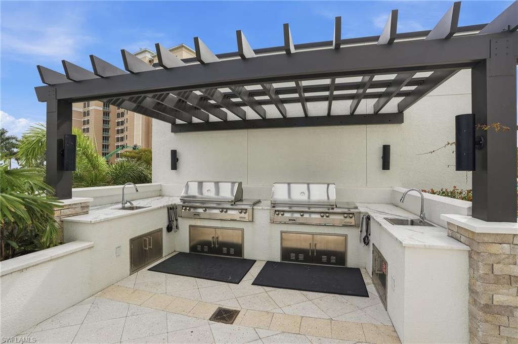 4142 Bay Beach LN 405