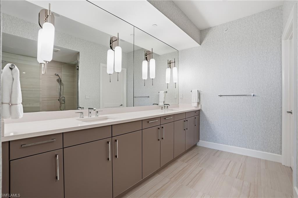 4142 Bay Beach LN 405