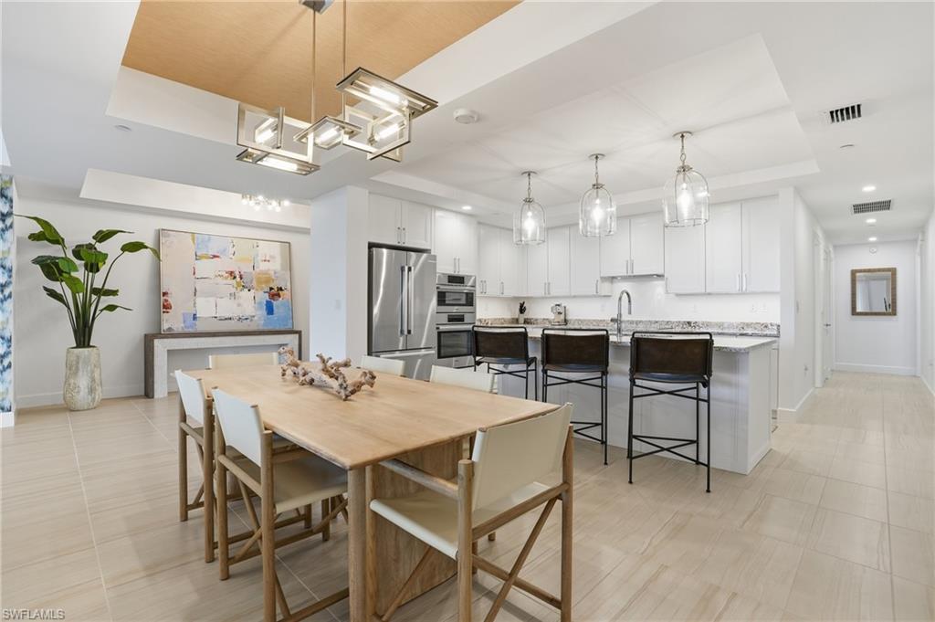 4142 Bay Beach LN 405