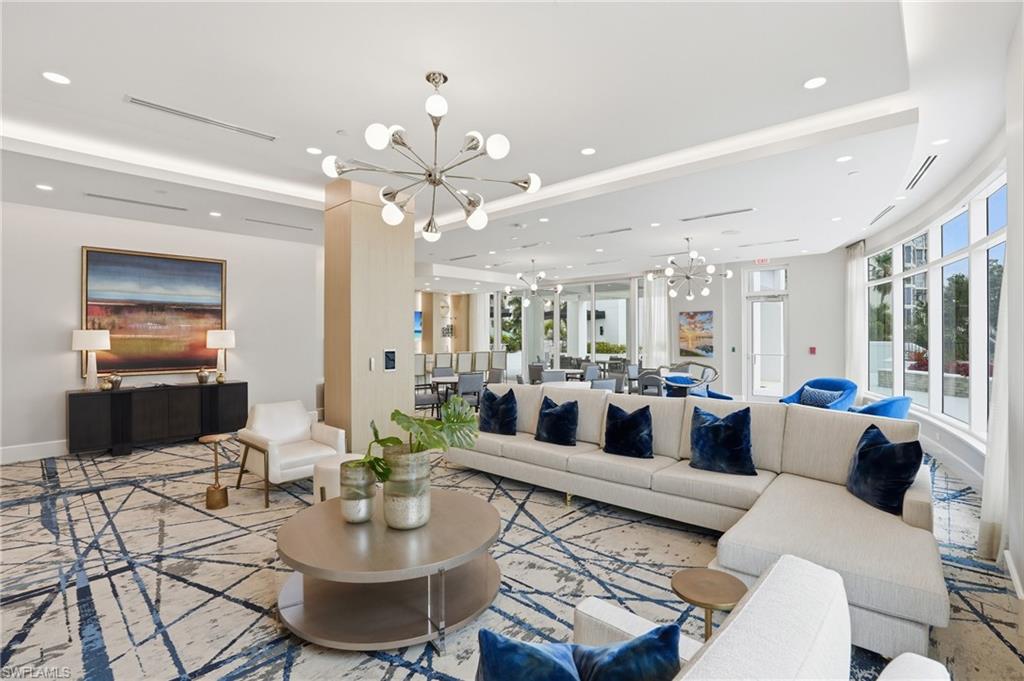 4142 Bay Beach LN 405