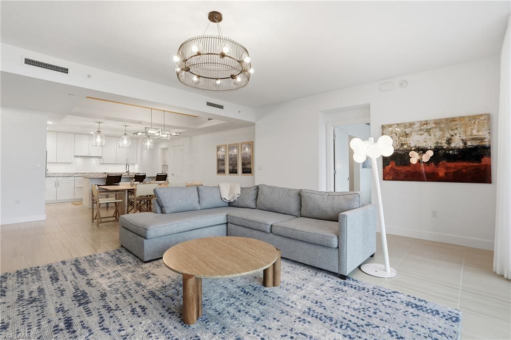 4142 Bay Beach LN 405