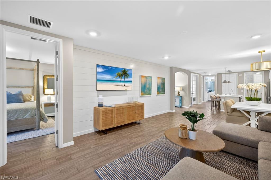 14567 Edgewater CIR