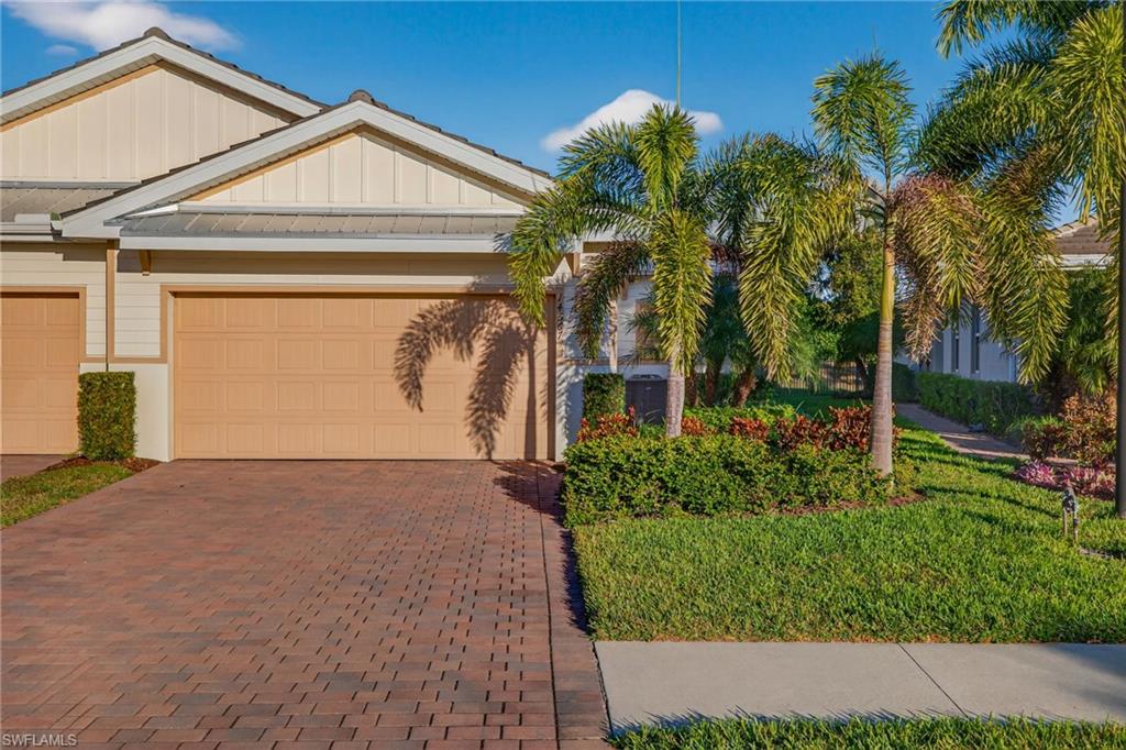 14567 Edgewater CIR