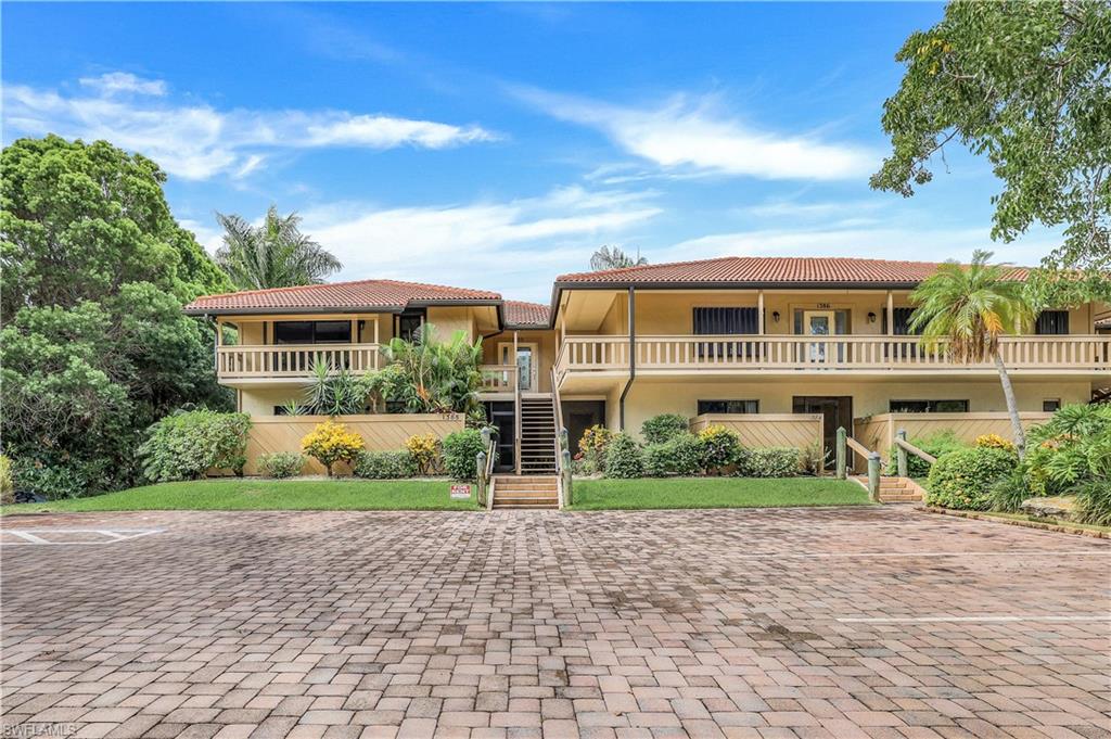 1390 Chesapeake AVE 1390