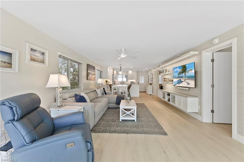 1686 Blue Point AVE B5