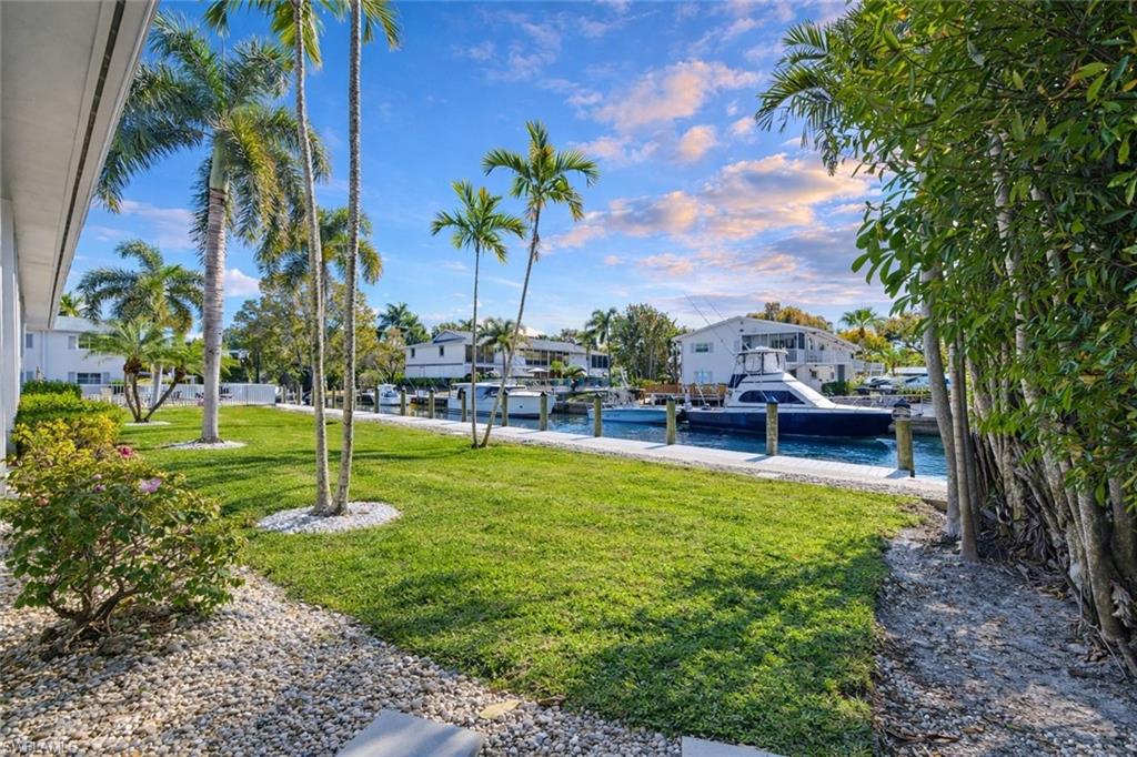 1686 Blue Point AVE B5