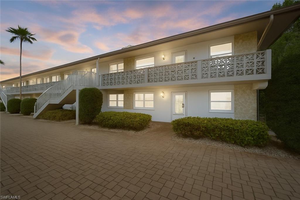 1686 Blue Point AVE B5