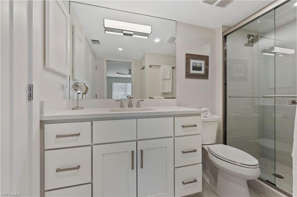 1686 Blue Point AVE B5