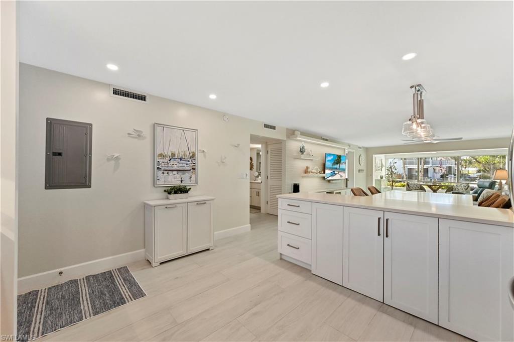 1686 Blue Point AVE B5