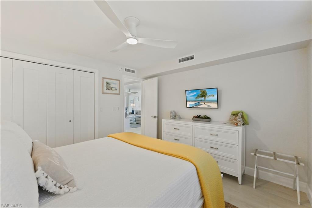 1686 Blue Point AVE B5