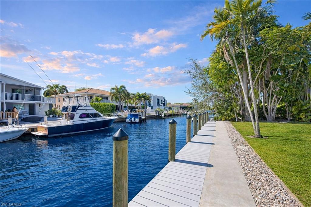 1686 Blue Point AVE B5