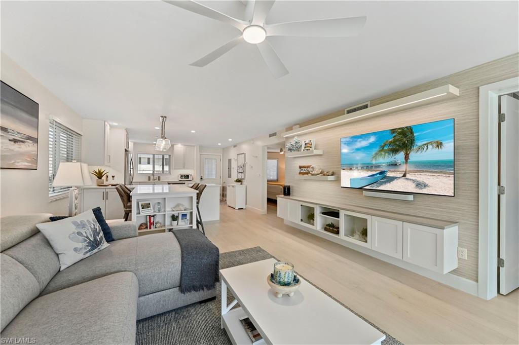 1686 Blue Point AVE B5