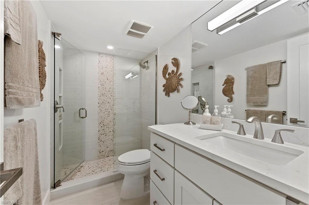 1686 Blue Point AVE B5