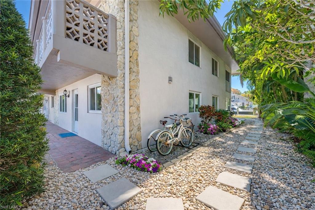 1686 Blue Point AVE B5