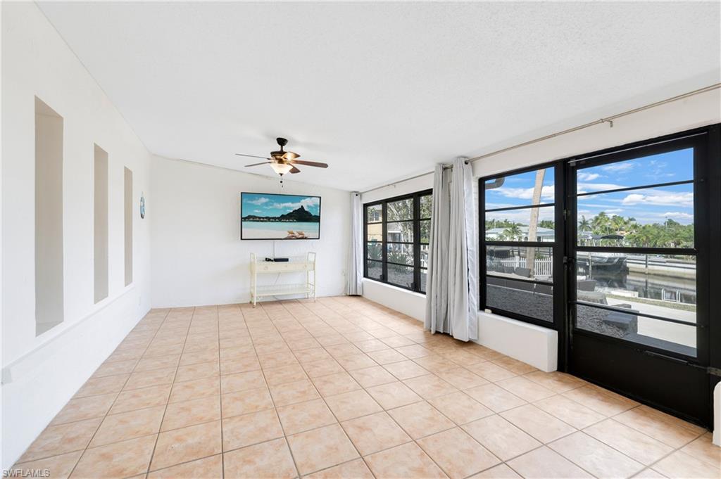 3461 Lakeview DR