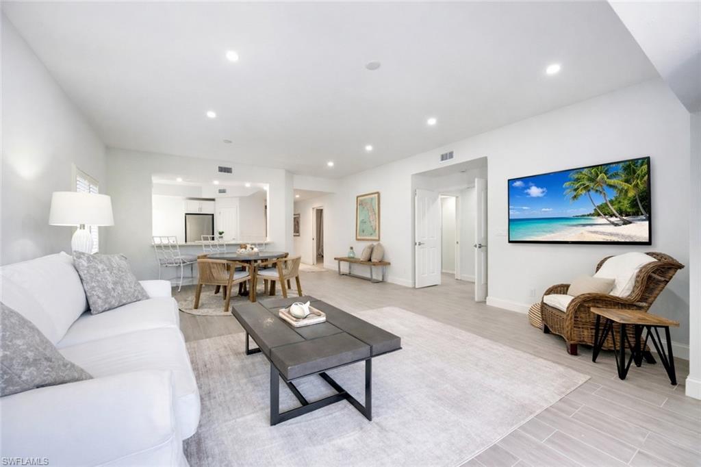 2806 Aintree LN H102