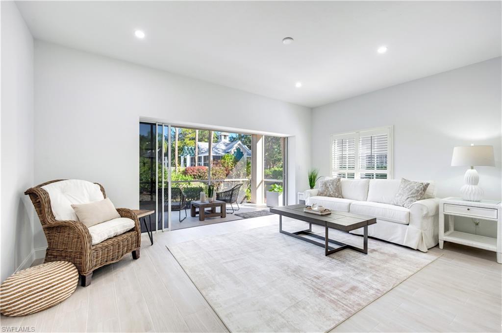 2806 Aintree LN H102