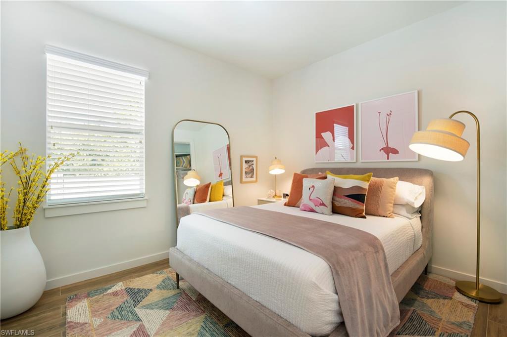 10042 Vanderbilt DR