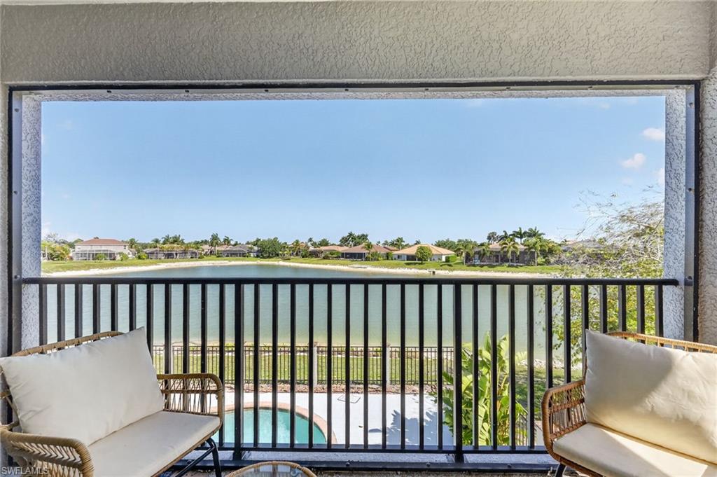2645 Fishtail Palm CT