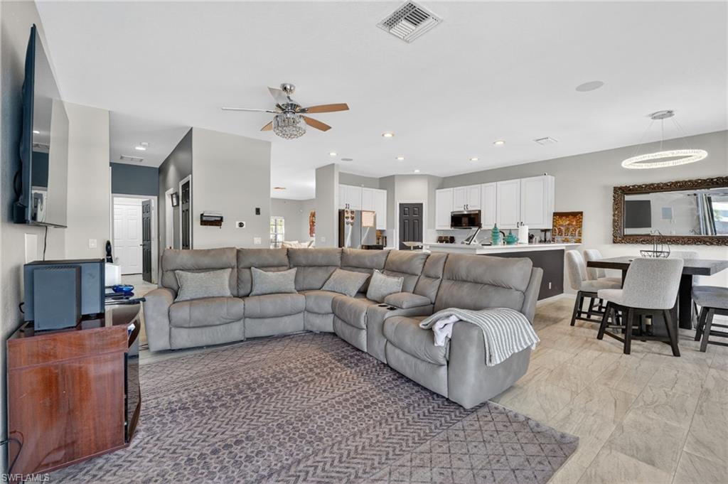 2645 Fishtail Palm CT