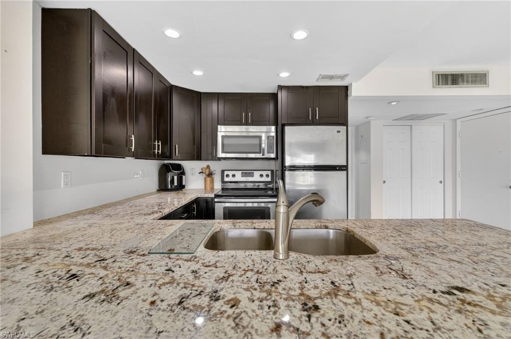 1084 Forest Lakes DR 7205