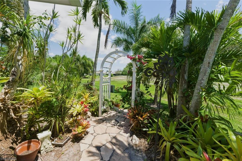 204 Estelle CT