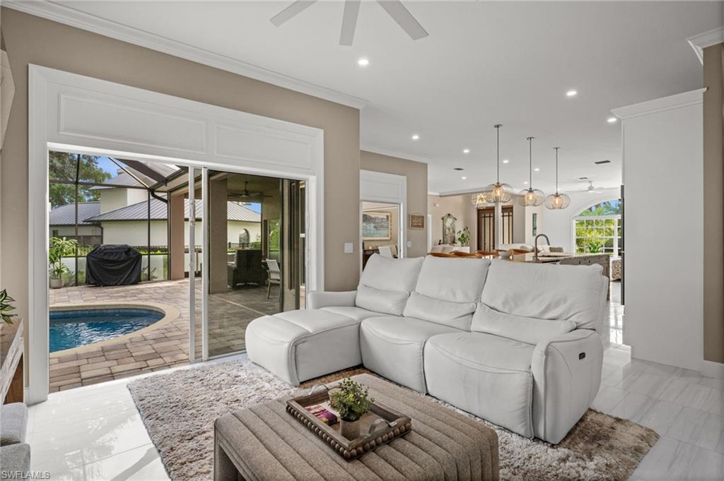 2035 Teagarden LN