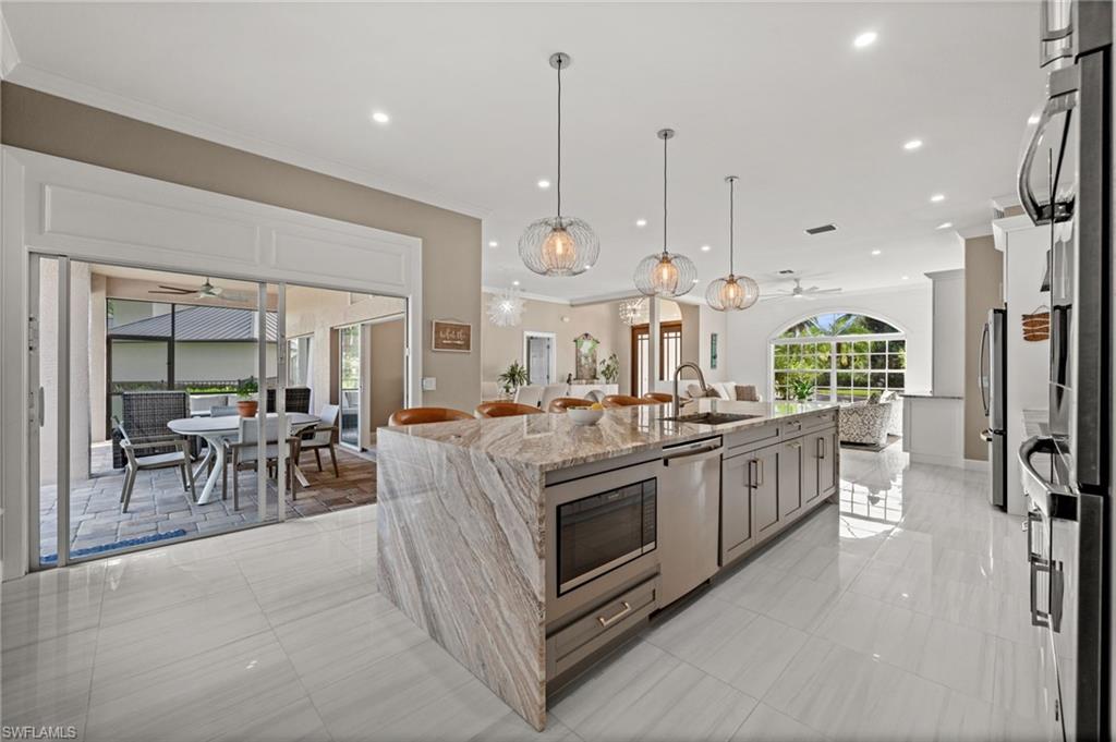 2035 Teagarden LN