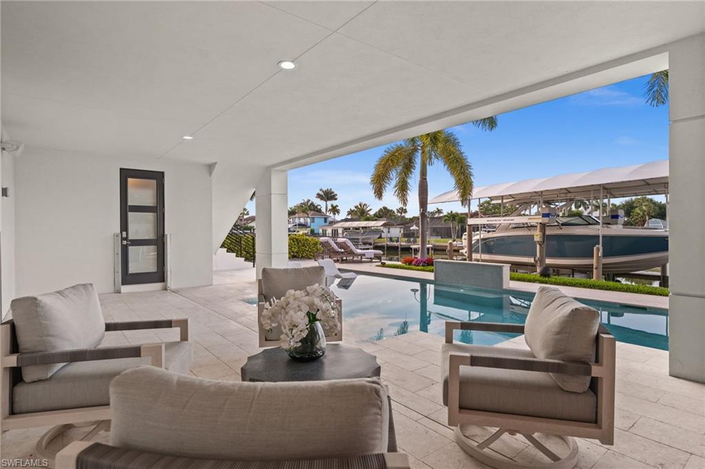 380 Trade Winds AVE
