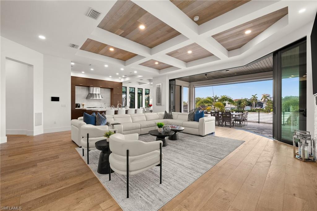 380 Trade Winds AVE